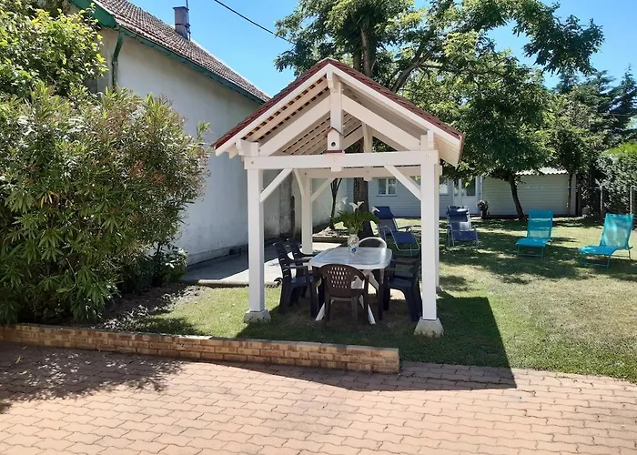 Pecherie, Grande Maison Familiale En Bord De *