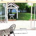 Pecherie, Grande Maison Familiale En Bord De *