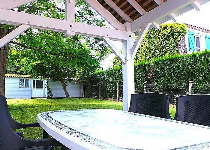 Holiday home Pecherie, Grande Maison Familiale En Bord De